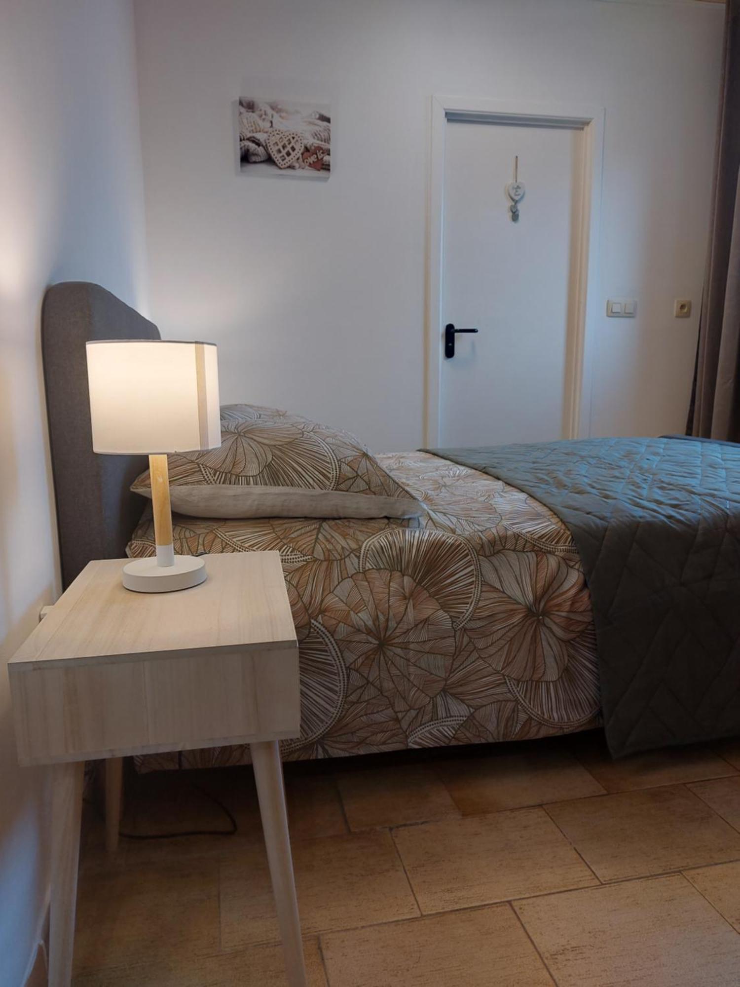 A La Cour De La Sucrerie Apartment Binche Exterior photo